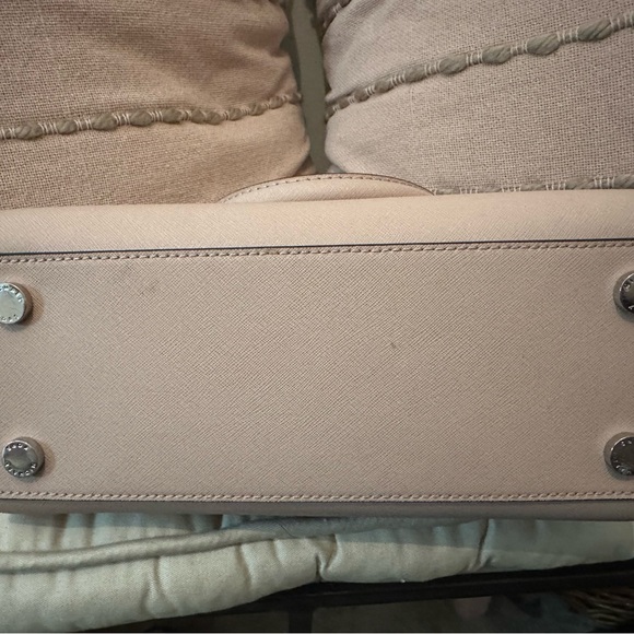 Like new Michael Kors Selma - Picture 2 of 4